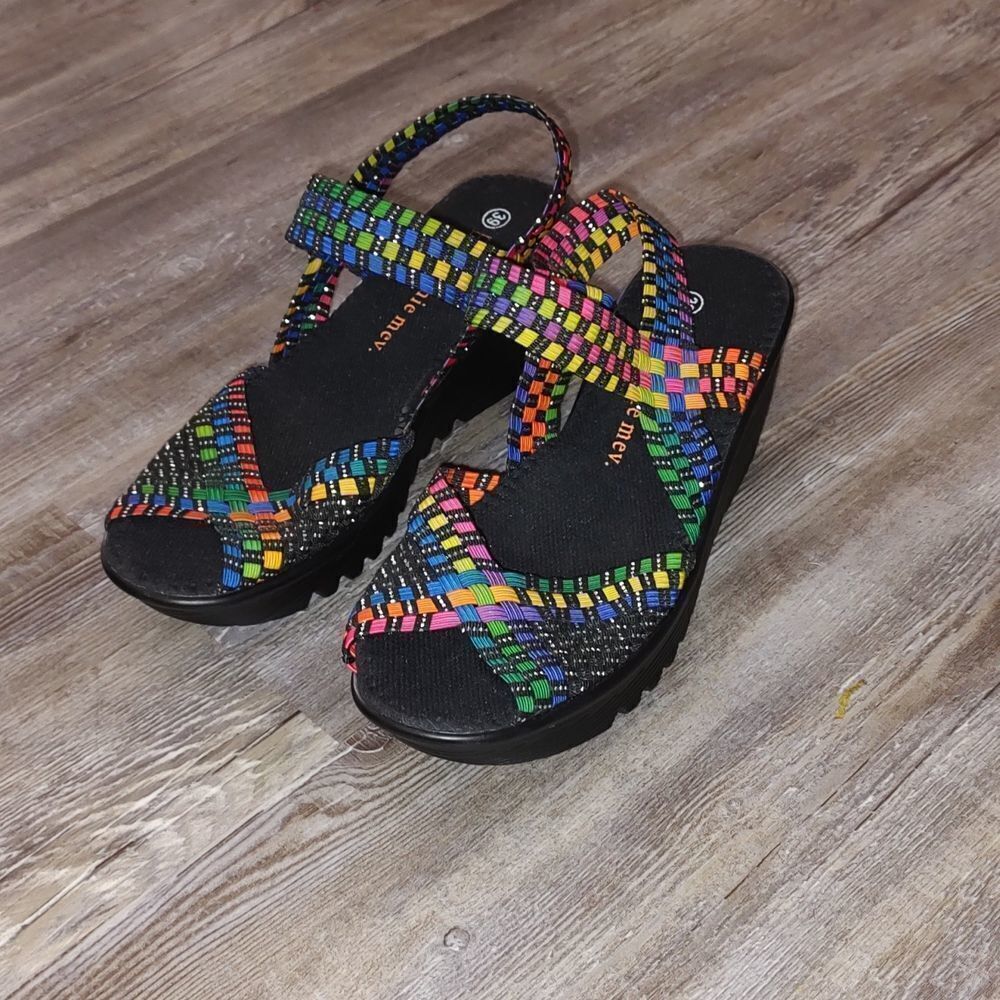 Women's Bernie Mev Fame Slip-On Platform Wedges  Sz 7 ( 38)